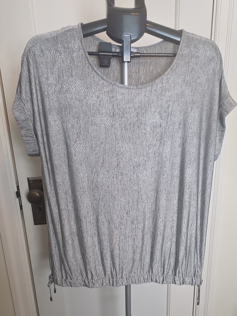 Calvin Klein Women’s Gray Knit Short Sleeve Scoop Neck Drawstring Top Size M